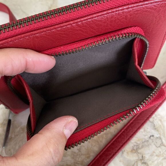 Matt & Nat Odelay Dwell Crossbody Bag Red Vegan Cruelty-Free Leather - Picture 14 of 16